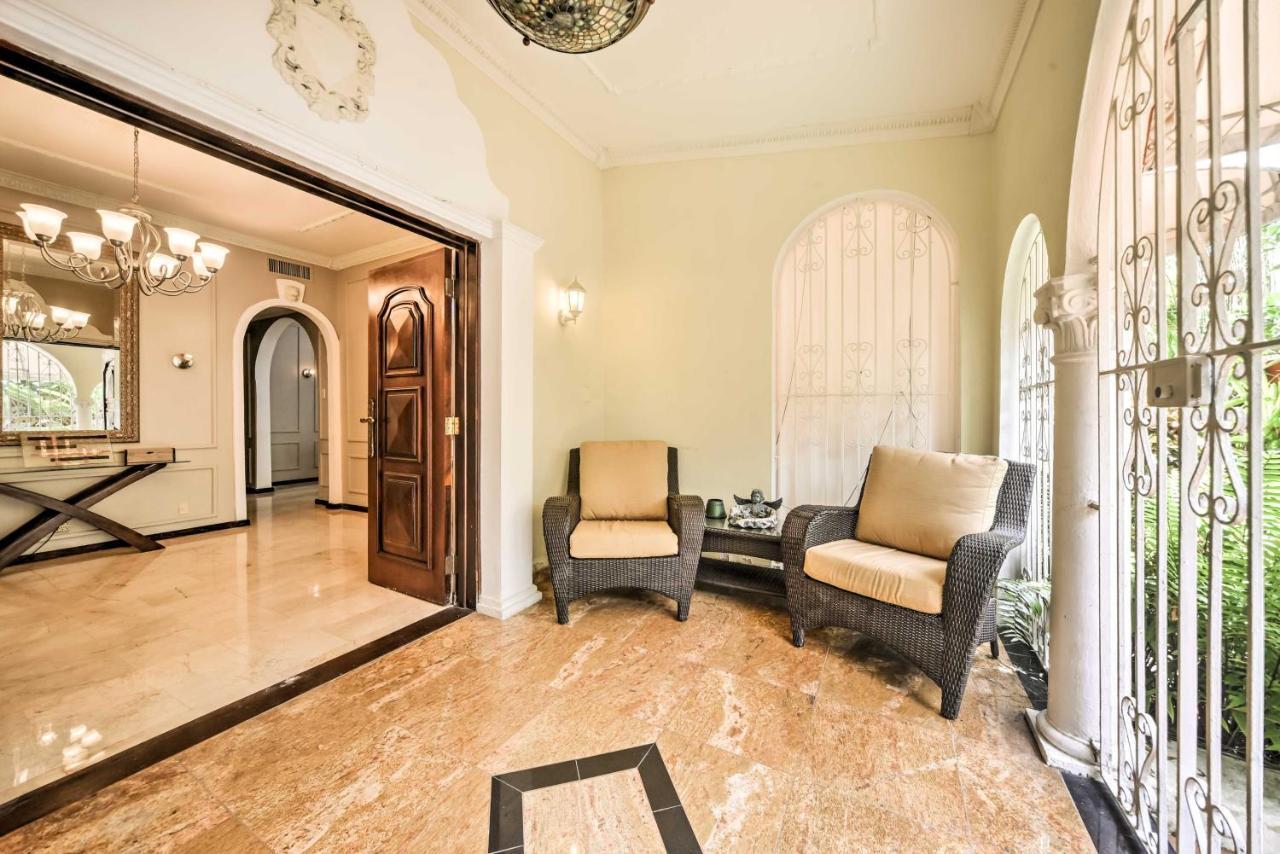 Luxurious San Juan Villa With Pool - Walk To Beach! Exterior photo